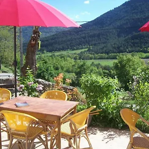 Le Vin De L'ete Bed & Breakfast